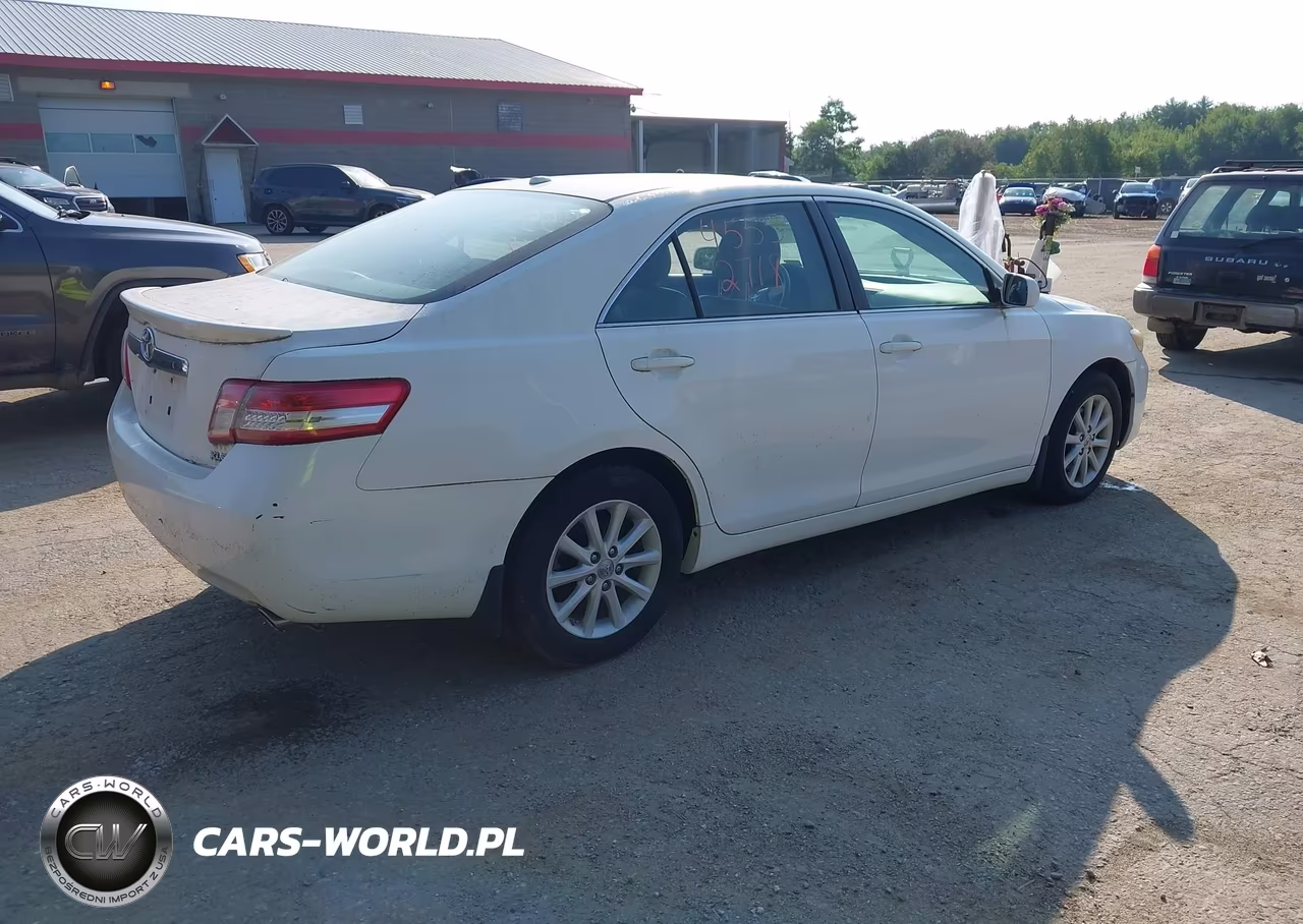 2010 Toyota Camry Xle VIN:4T4BF3EKXAR054999 - 4