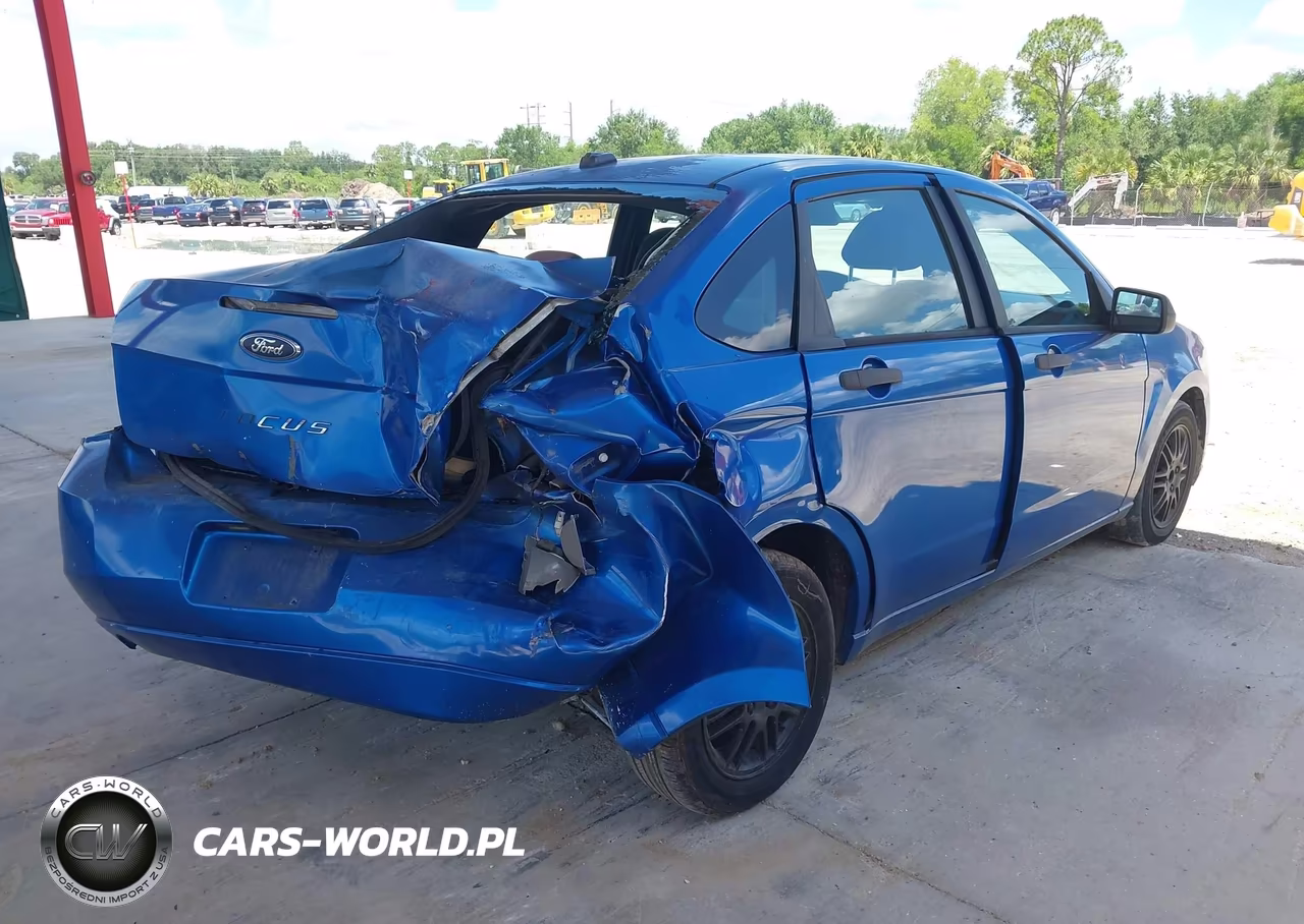 2010 Ford Focus Se VIN:1FAHP3FN3AW111519 - 4