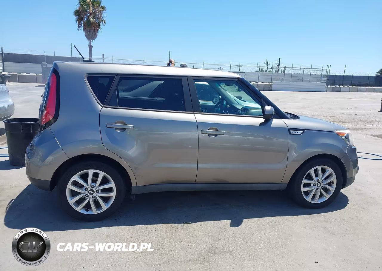 2018 Kia Soul + VIN:KNDJP3A58J7531709 - 13