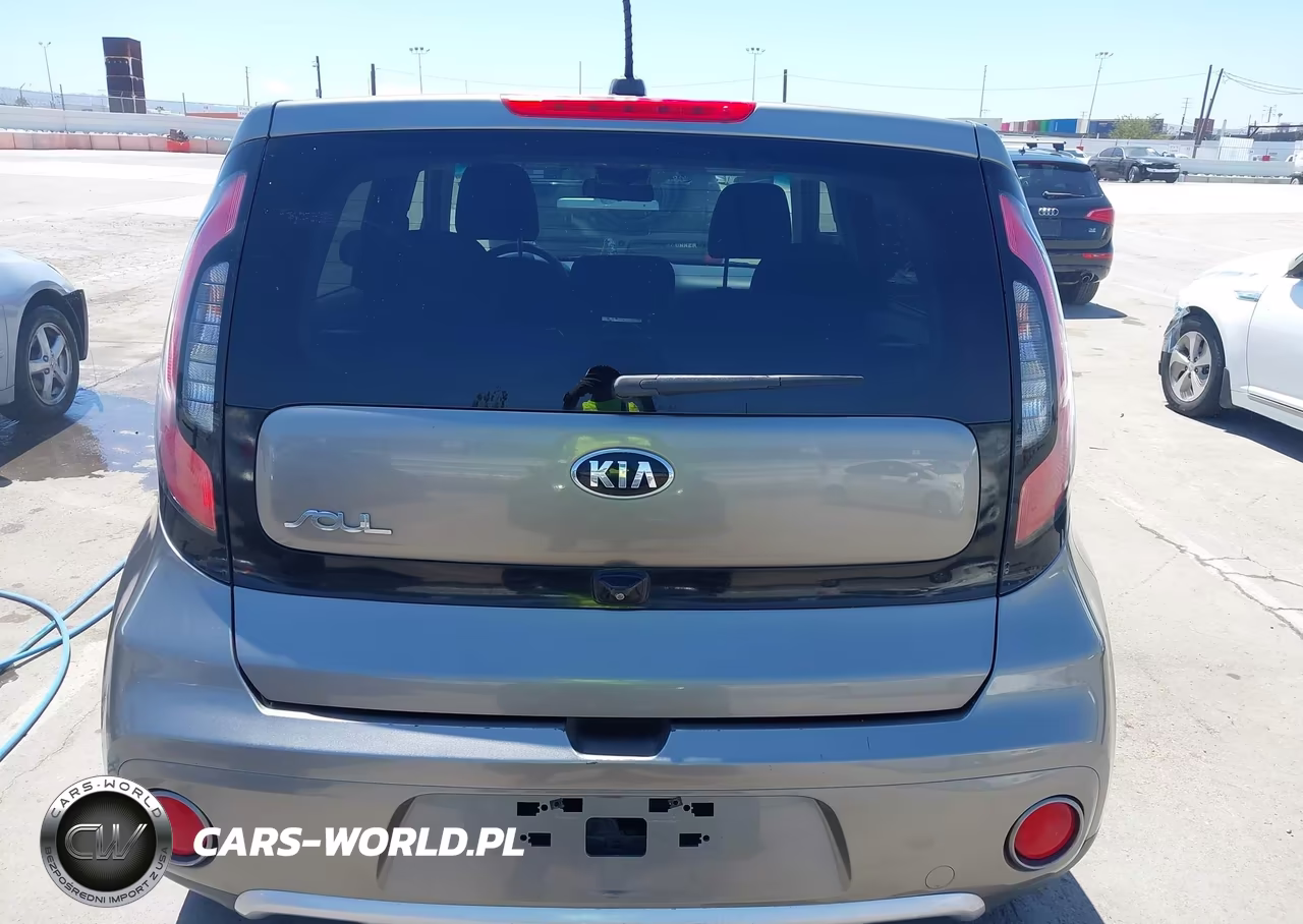 2018 Kia Soul + VIN:KNDJP3A58J7531709 - 16
