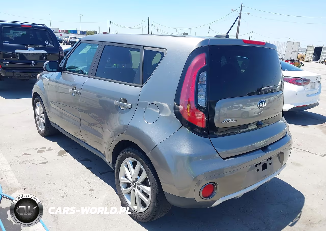 2018 Kia Soul + VIN:KNDJP3A58J7531709 - 3