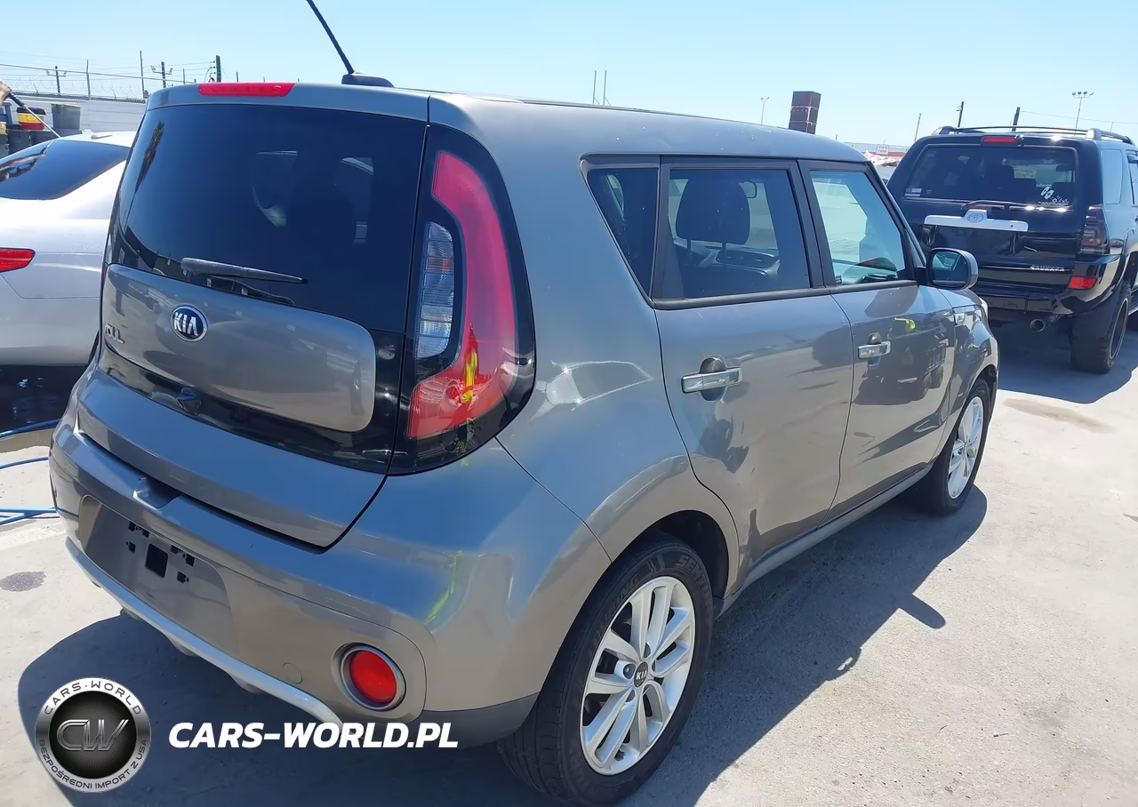2018 Kia Soul + VIN:KNDJP3A58J7531709 - 4