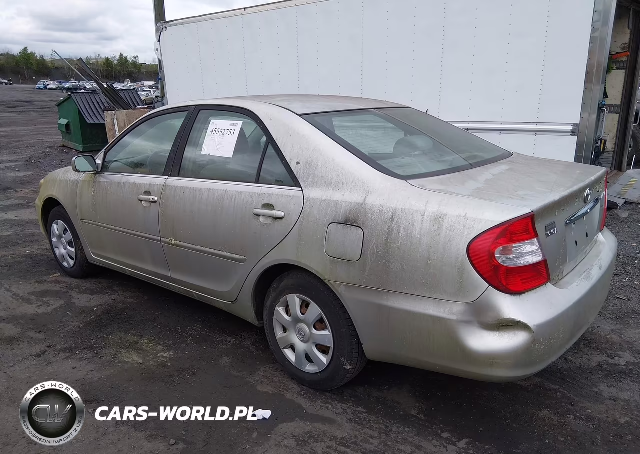 2002 Toyota Camry Le VIN:JTDBE32K520090016 - 3
