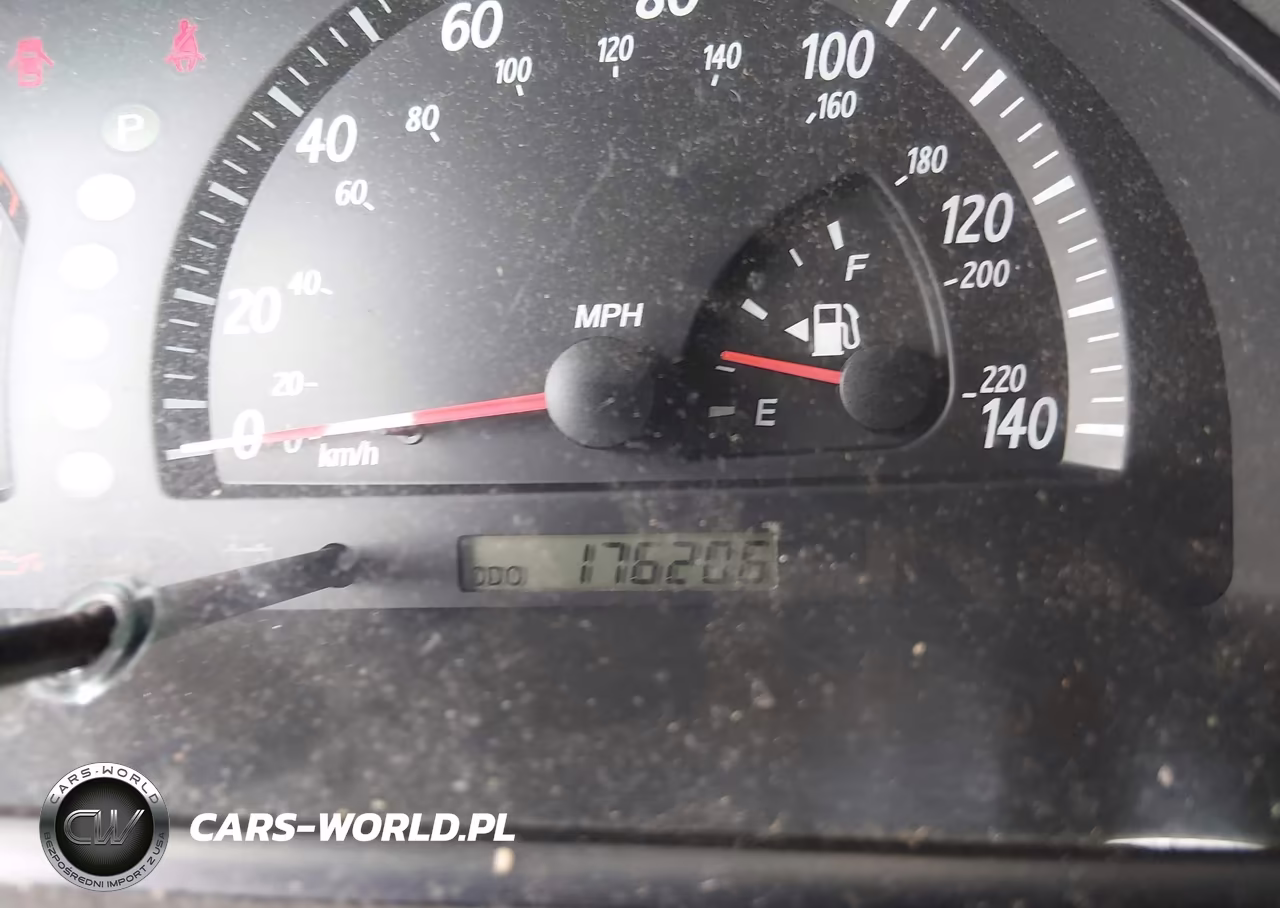 2002 Toyota Camry Le VIN:JTDBE32K520090016 - 7
