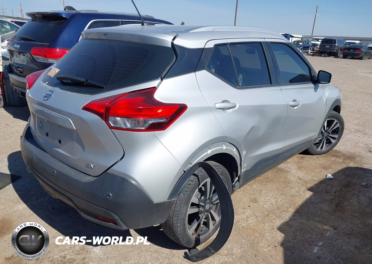 2020 Nissan Kicks Sv Xtronic Cvt VIN:3N1CP5CV6LL526690 - 4