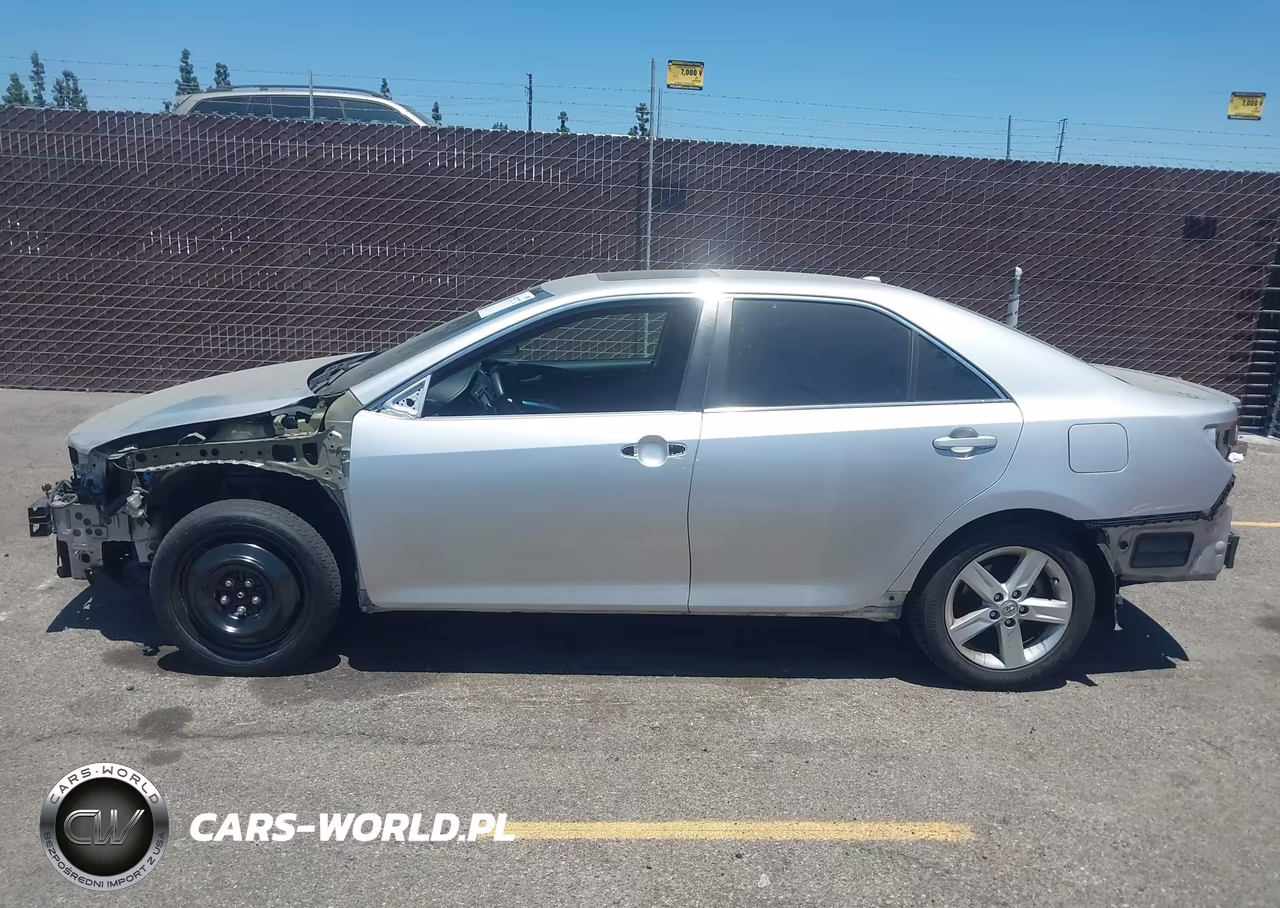 2014 Toyota Camry Se VIN:4T1BF1FK4EU755413 - 15