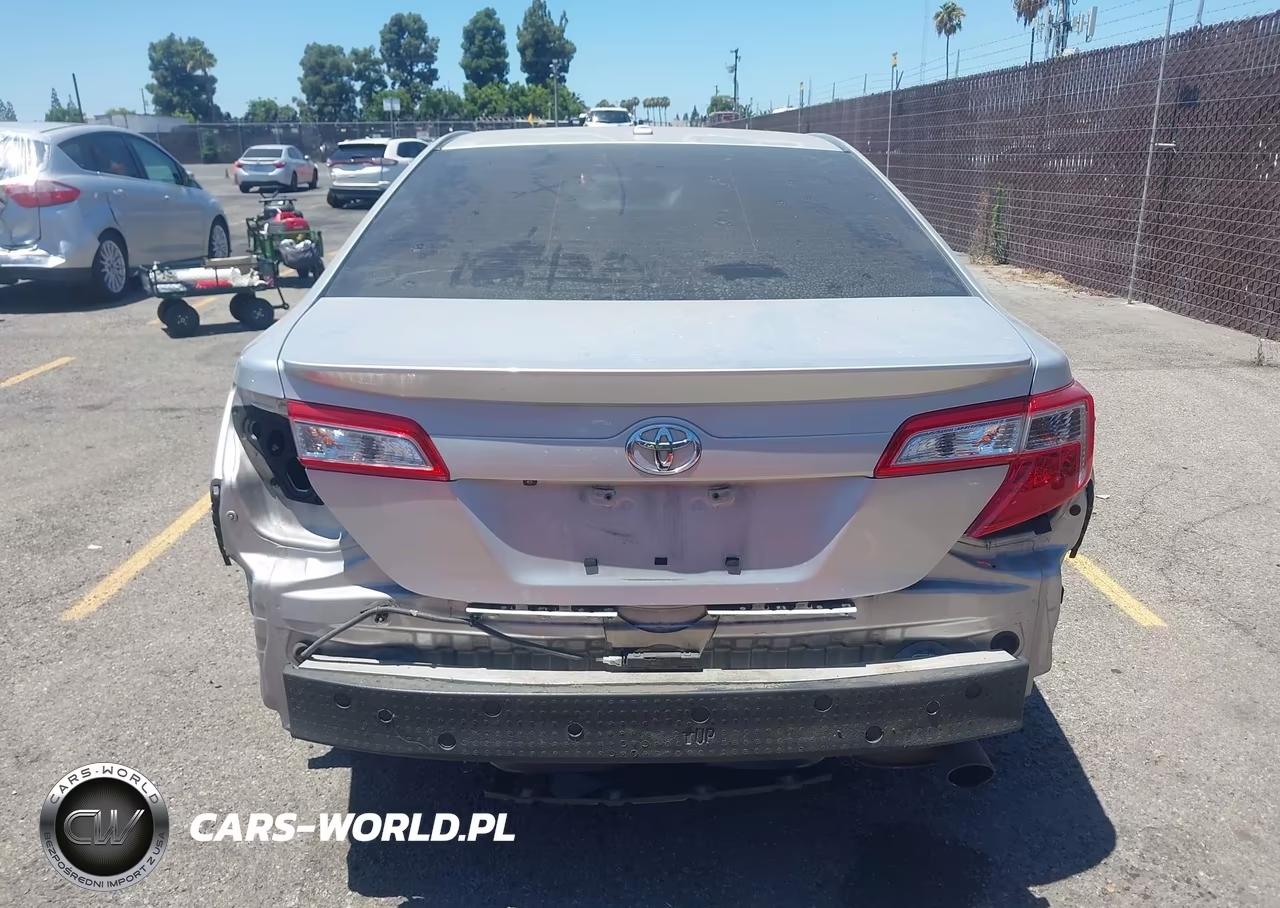 2014 Toyota Camry Se VIN:4T1BF1FK4EU755413 - 17