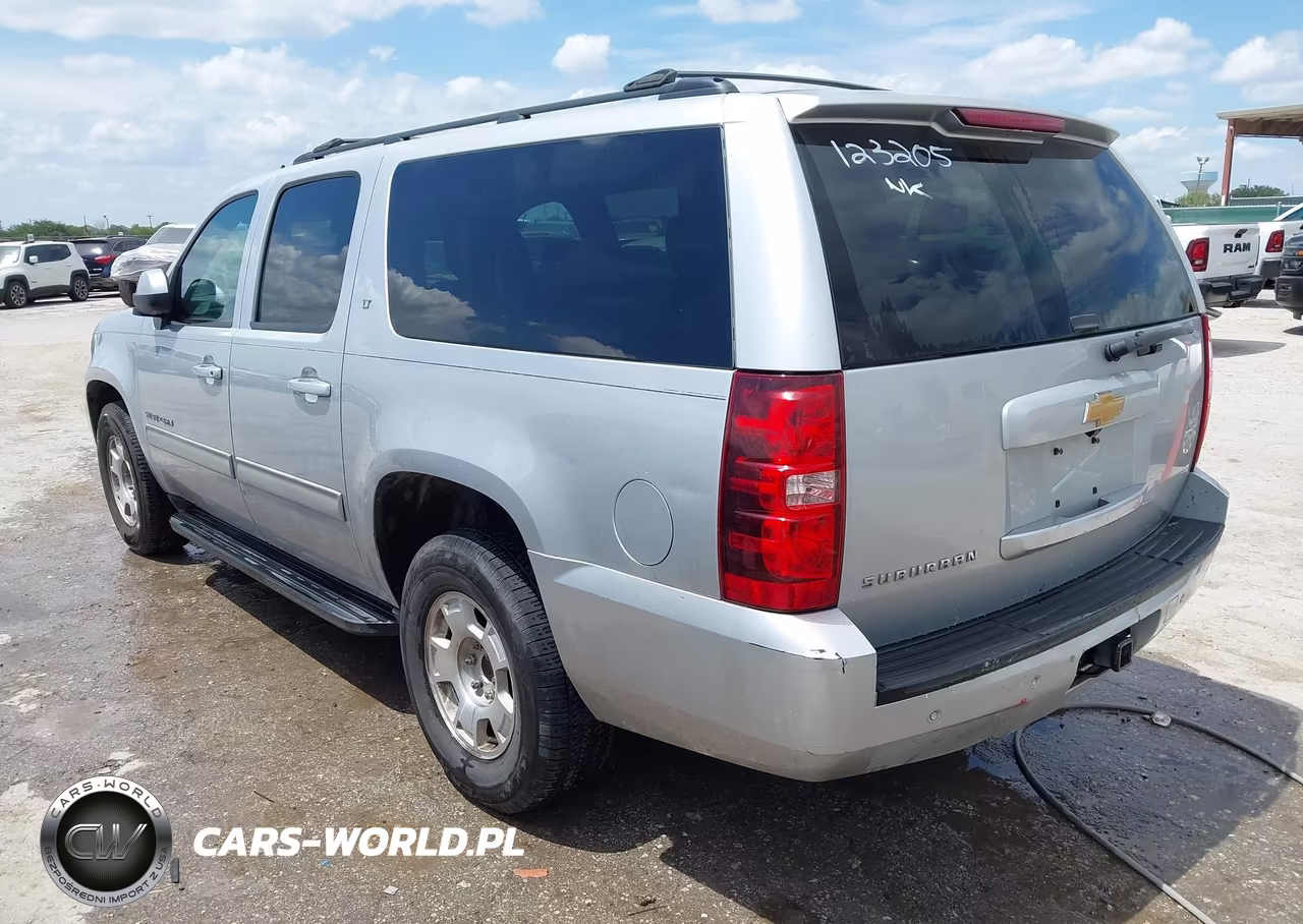 2014 Chevrolet Suburban 1500 Lt VIN:1GNSCJE05ER123205 - 3