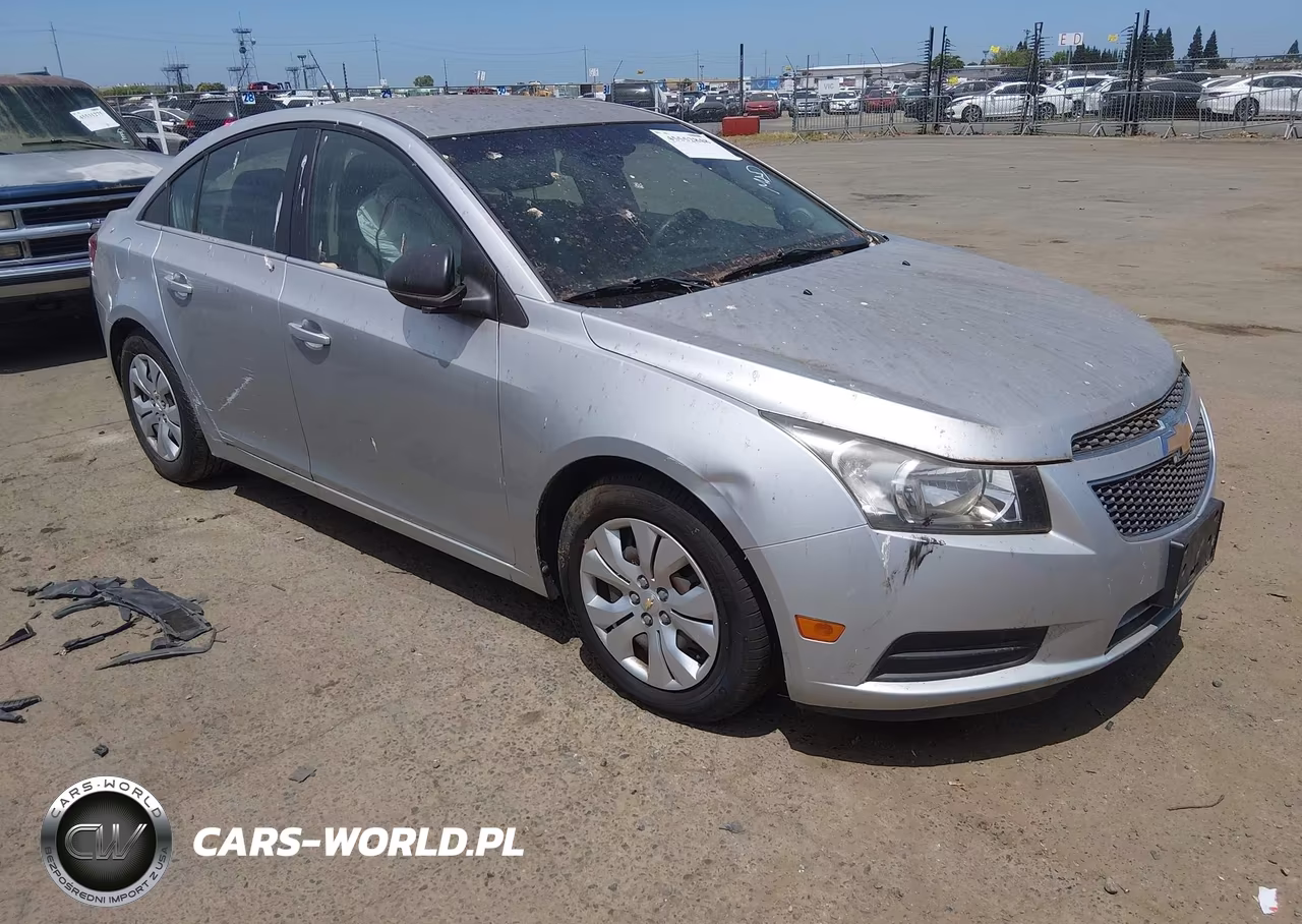 2012 Chevrolet Cruze Ls – zdjęcie 1 z 11