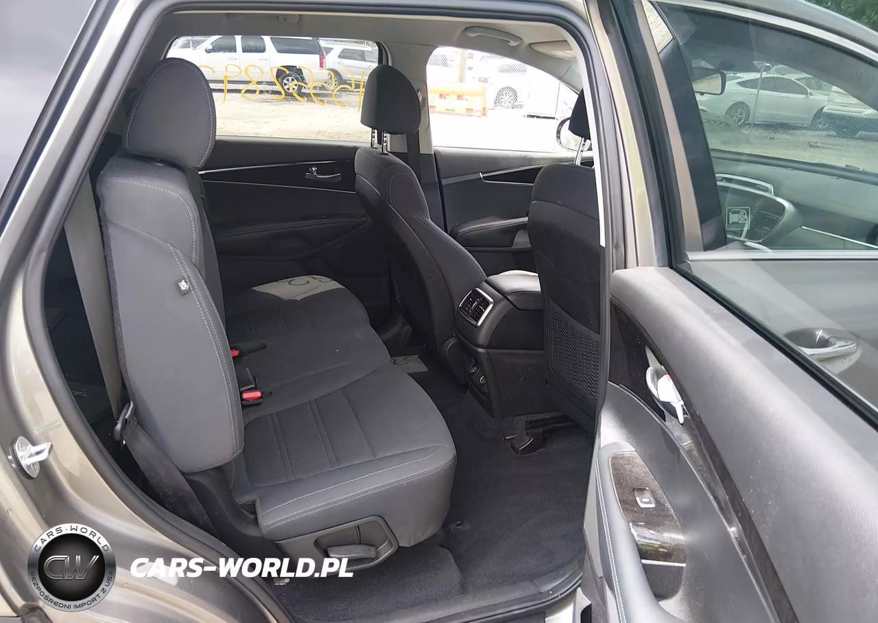 2018 Kia Sorento 2.4L Lx VIN:5XYPG4A32JG403872 - 8
