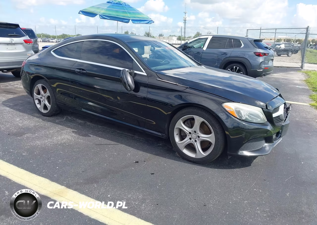 2017 Mercedes-Benz C 300 – zdjęcie 1 z 15