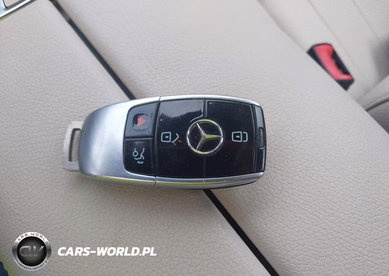 2017 Mercedes-Benz E 300 4Matic VIN:WDDZF4KB7HA025596 - 11