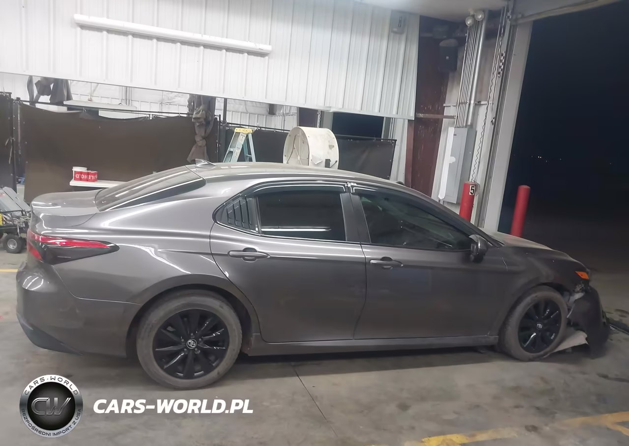 2020 Toyota Camry Le VIN:4T1C11AK1LU897998 - 13