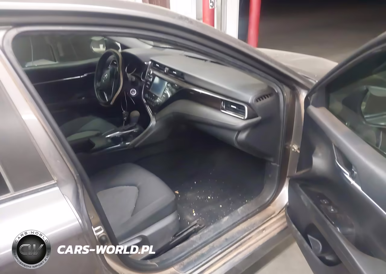 2020 Toyota Camry Le VIN:4T1C11AK1LU897998 - 5