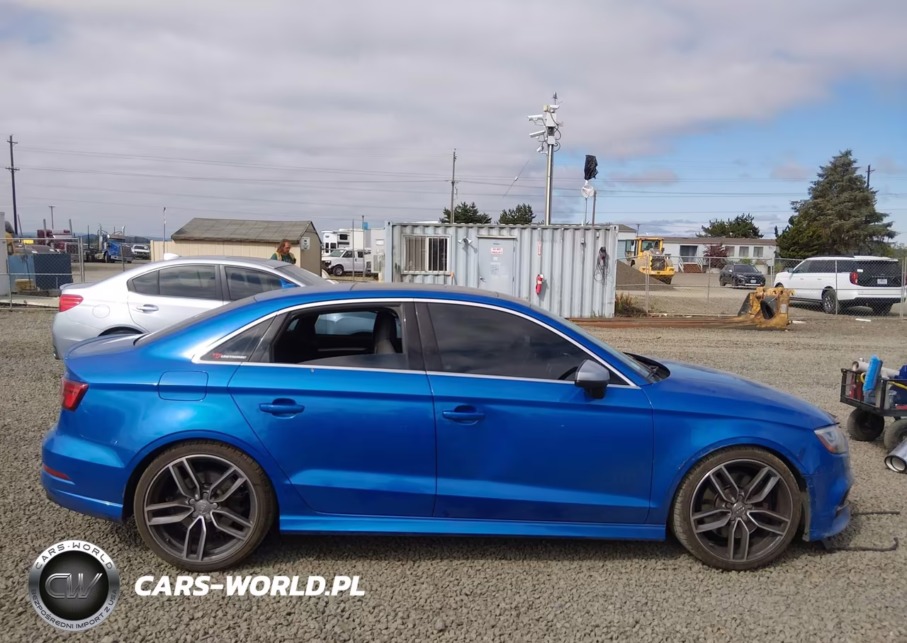 2017 Audi S3 Premium Plus VIN:WAUB1GFFXH1050966 - 13