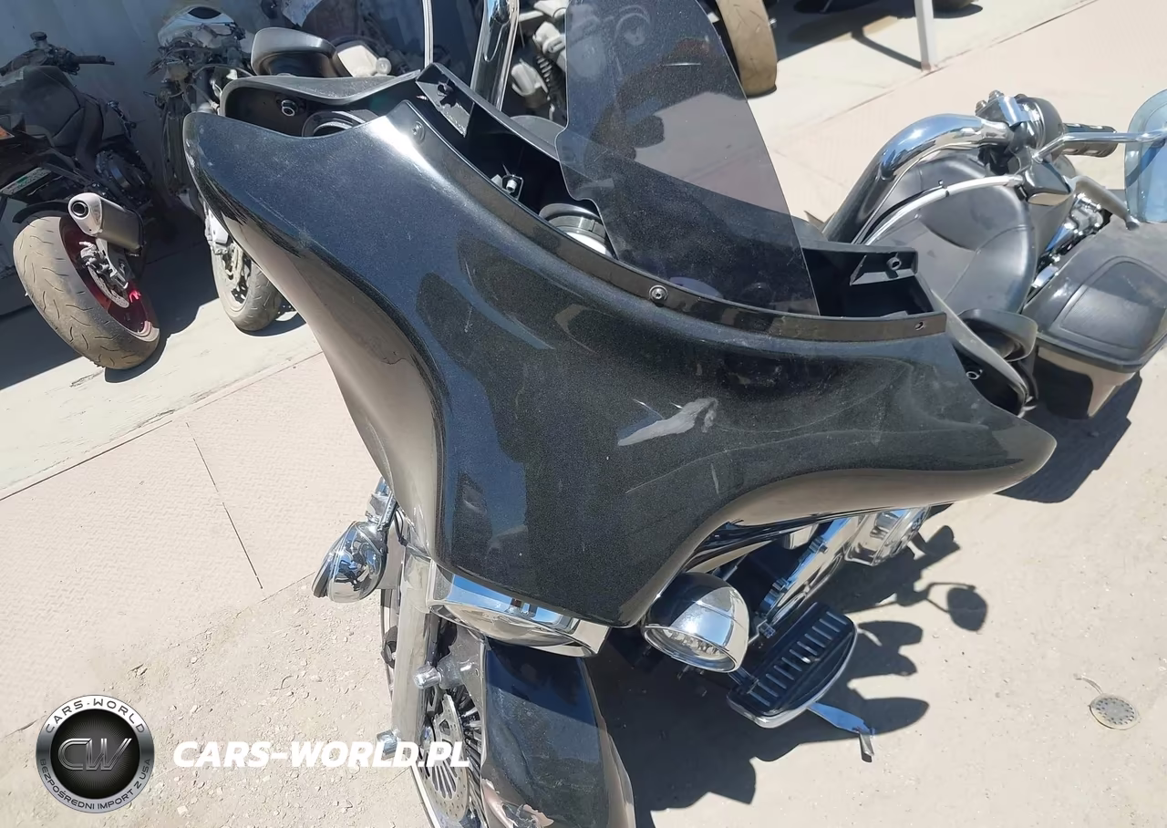 2011 Harley-Davidson Flhx VIN:1HD1KBM34BB663687 - 16