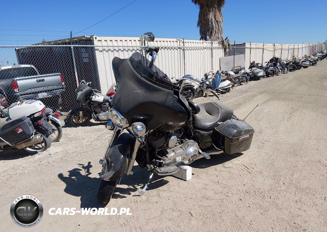 2011 Harley-Davidson Flhx VIN:1HD1KBM34BB663687 - 2