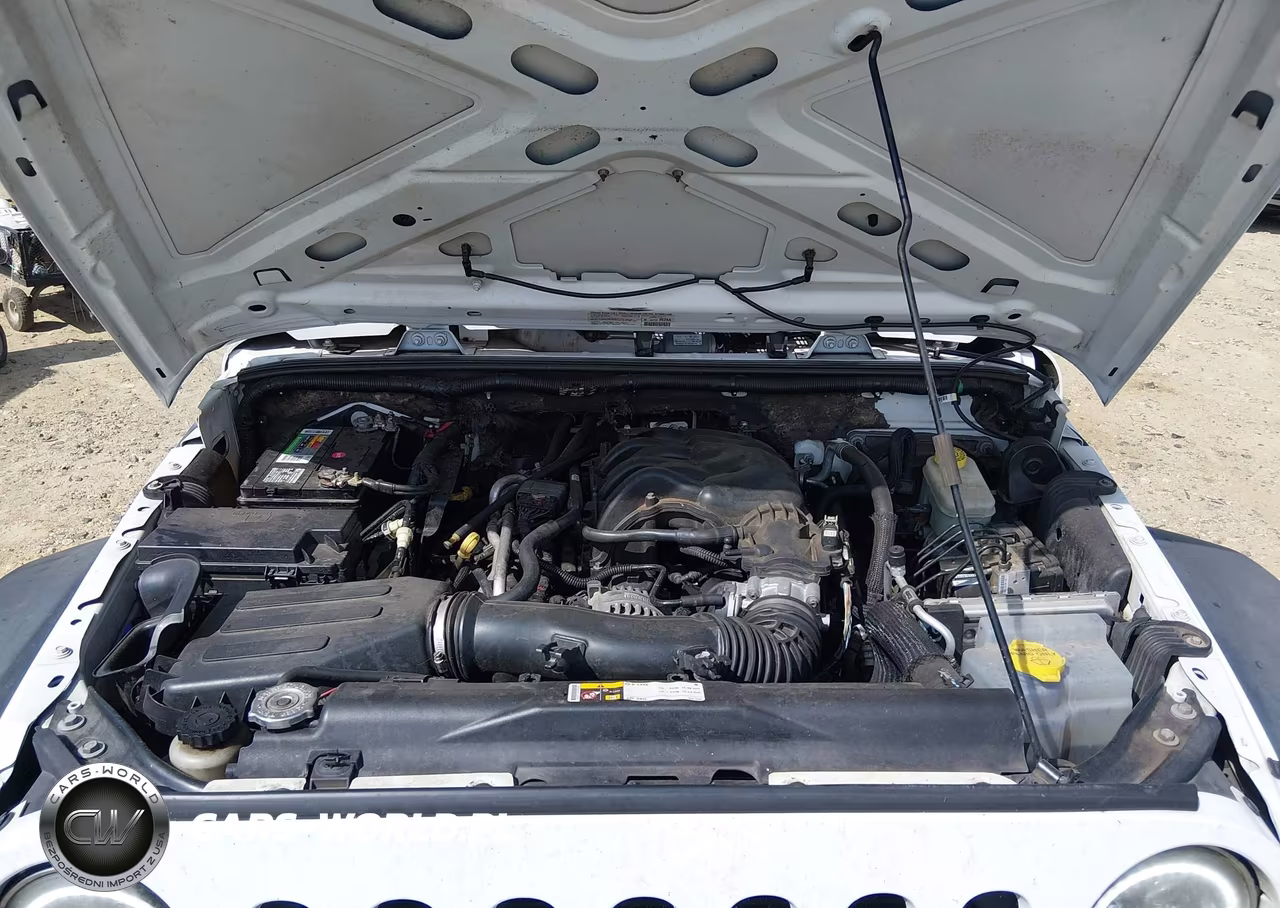 2013 Jeep Wrangler Unlimited Sport VIN:1C4HJWDG3DL542773 - 10