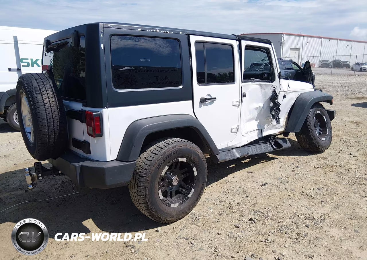 2013 Jeep Wrangler Unlimited Sport VIN:1C4HJWDG3DL542773 - 4