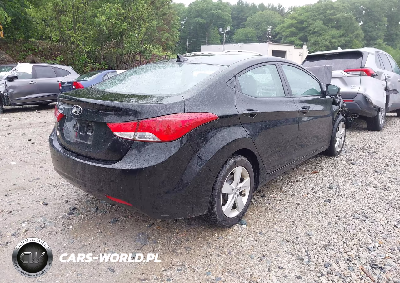 2013 Hyundai Elantra Gls VIN:KMHDH4AE2DU587842 - 4