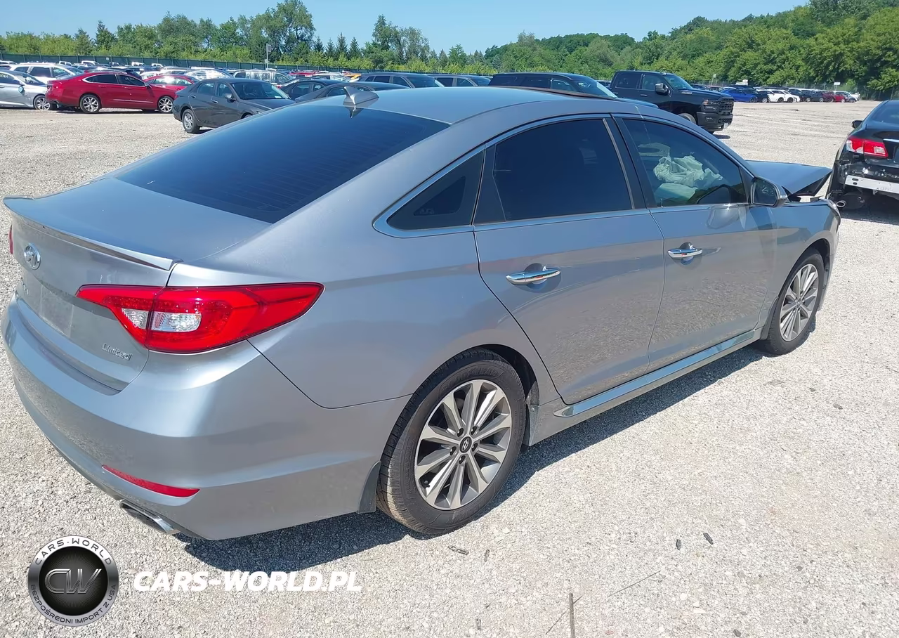 2017 Hyundai Sonata Limited VIN:5NPE34AF2HH520822 - 4