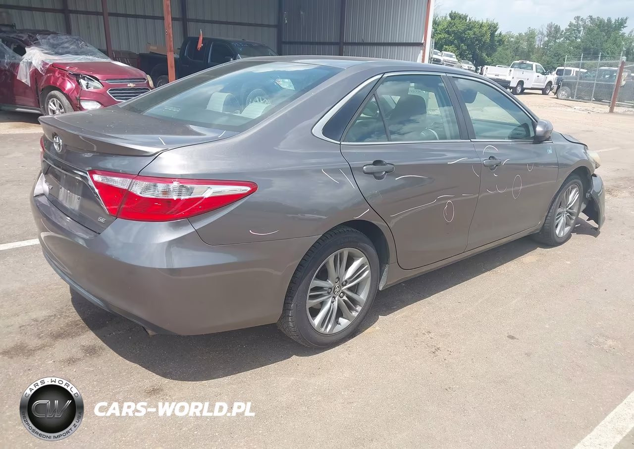 2015 Toyota Camry Se VIN:4T1BF1FK5FU013328 - 4