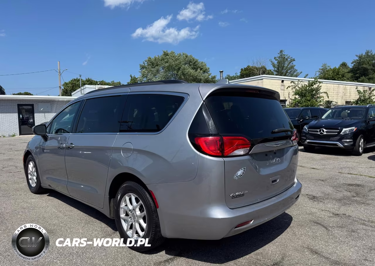 2020 Chrysler Voyager Lxi VIN:2C4RC1DG6LR172233 - 3