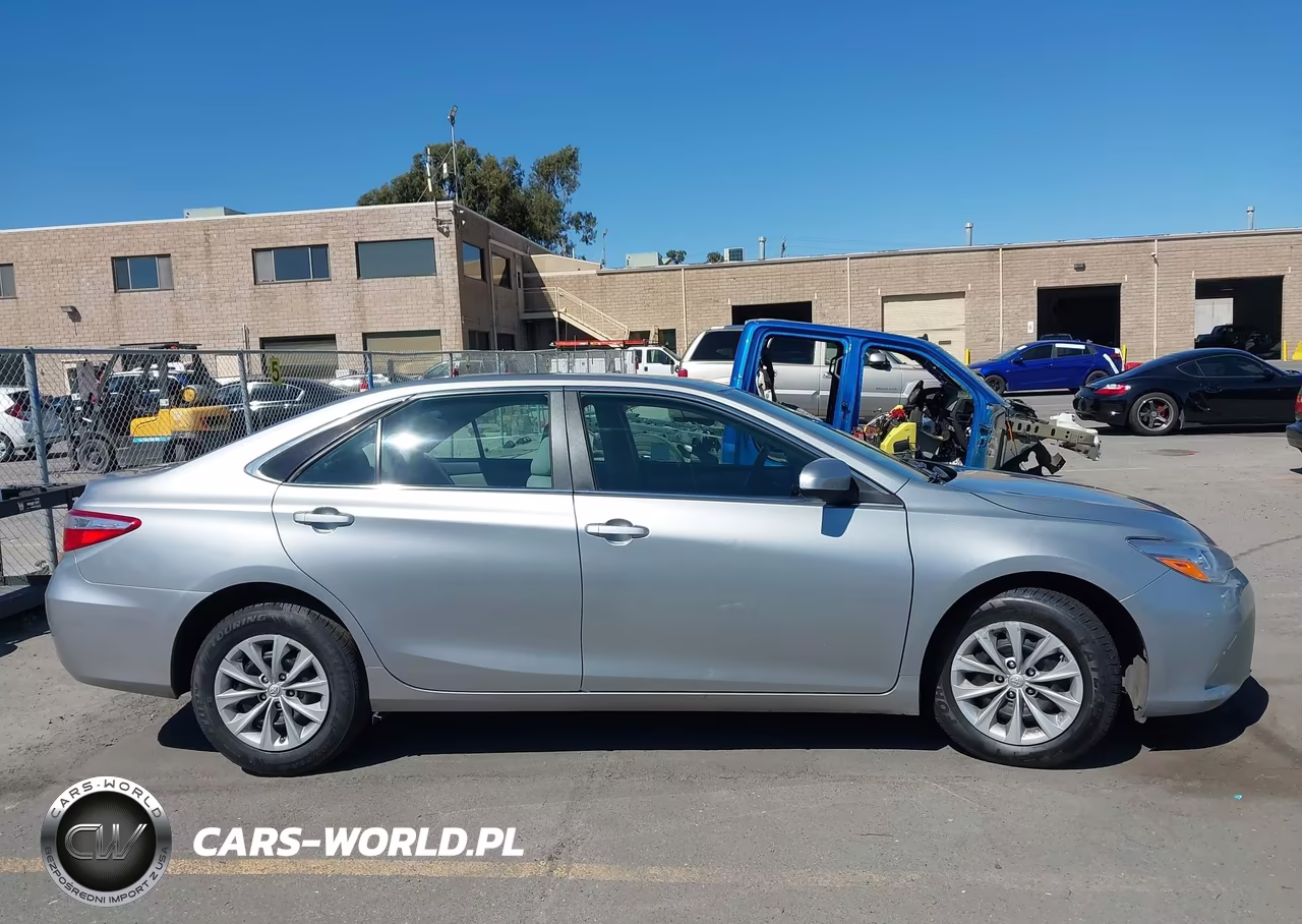 2016 Toyota Camry Le VIN:4T4BF1FK1GR559440 - 13