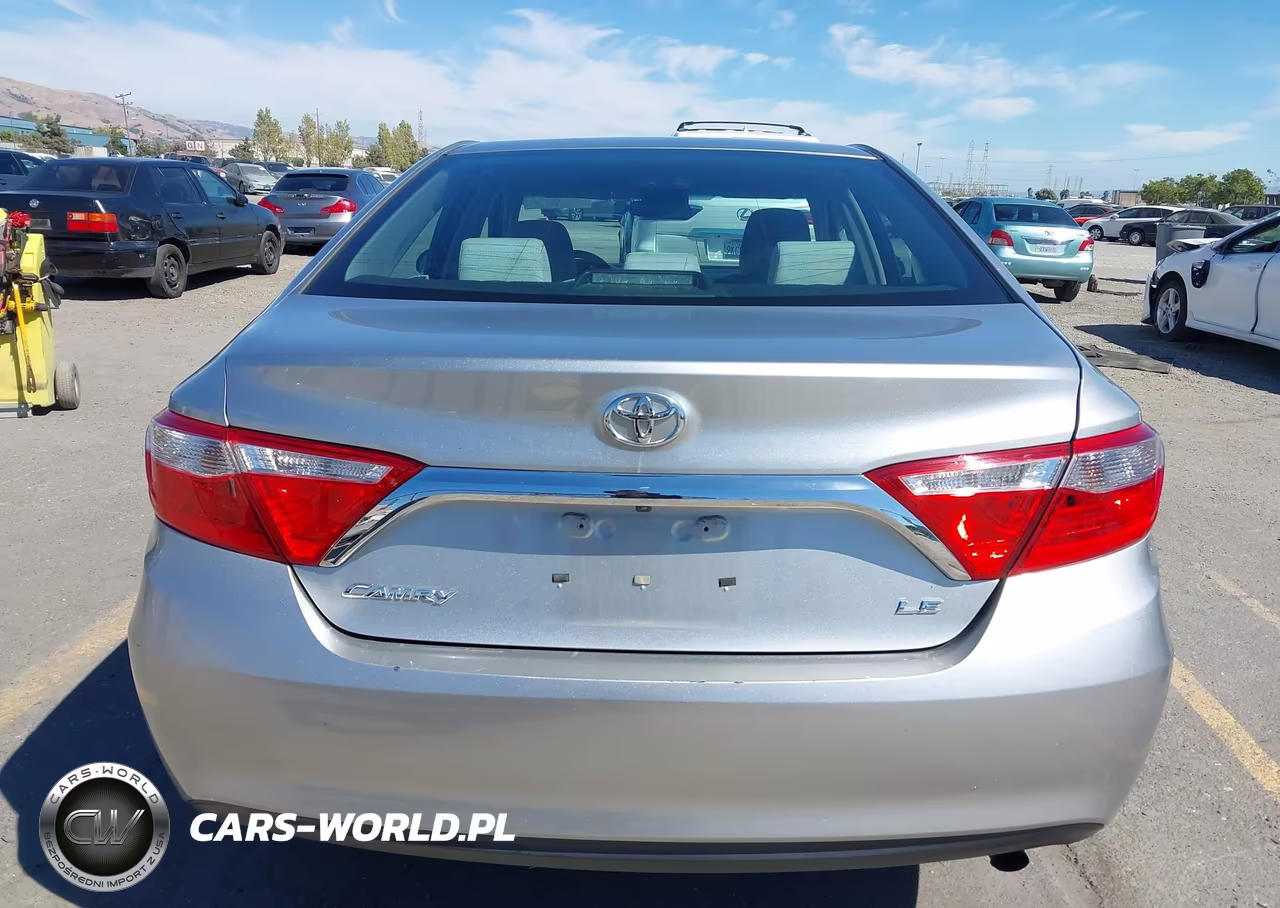 2016 Toyota Camry Le VIN:4T4BF1FK1GR559440 - 16