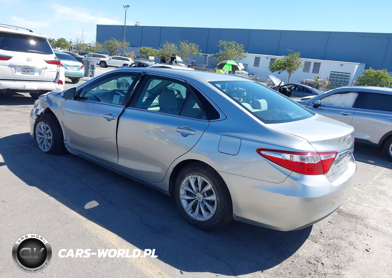 2016 Toyota Camry Le VIN:4T4BF1FK1GR559440 - 3