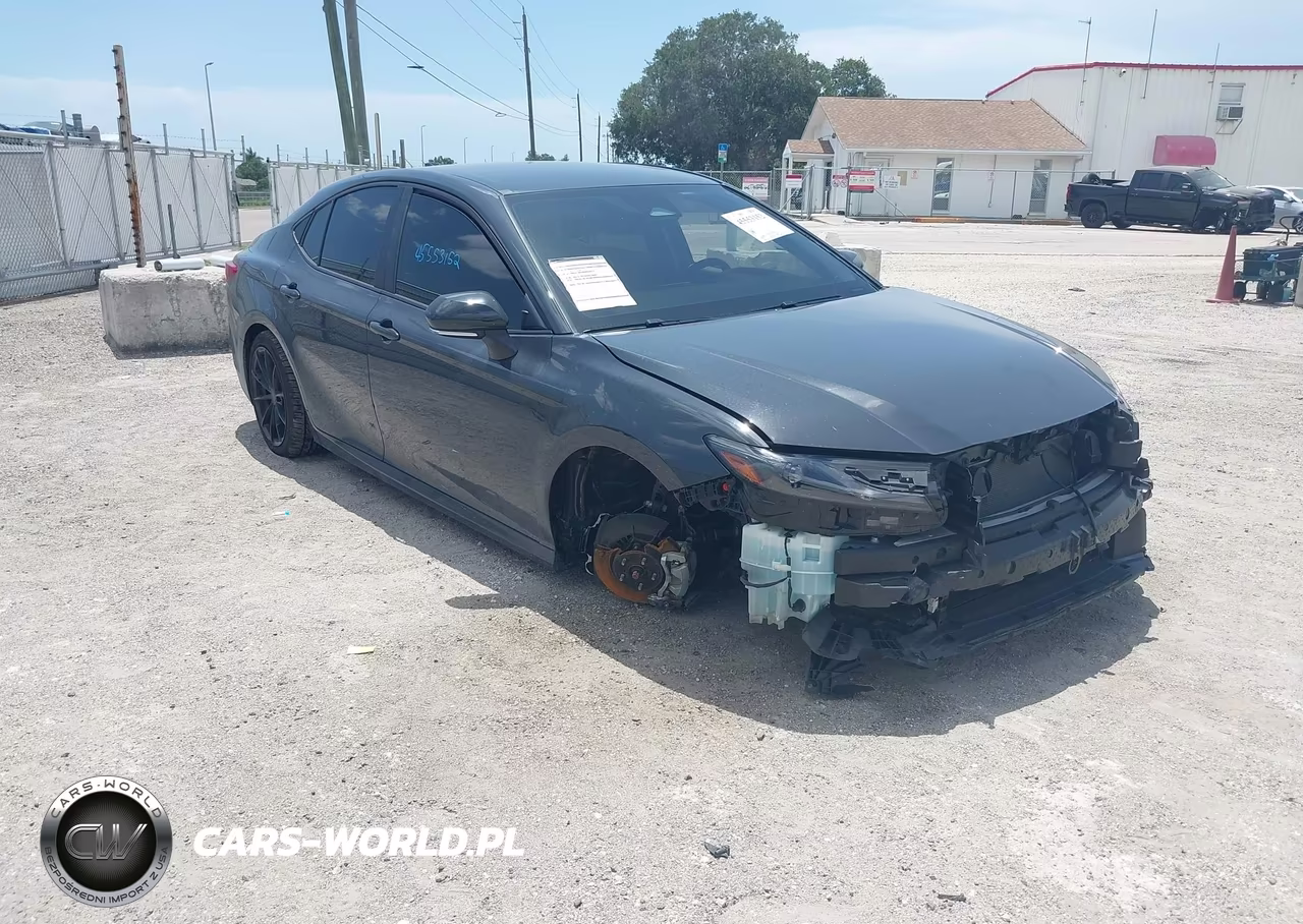 2025 Toyota Camry Le – zdjęcie 1 z 17