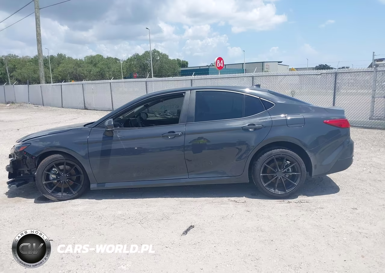 2025 Toyota Camry Le VIN:4T1DAACK9SU545123 - 15