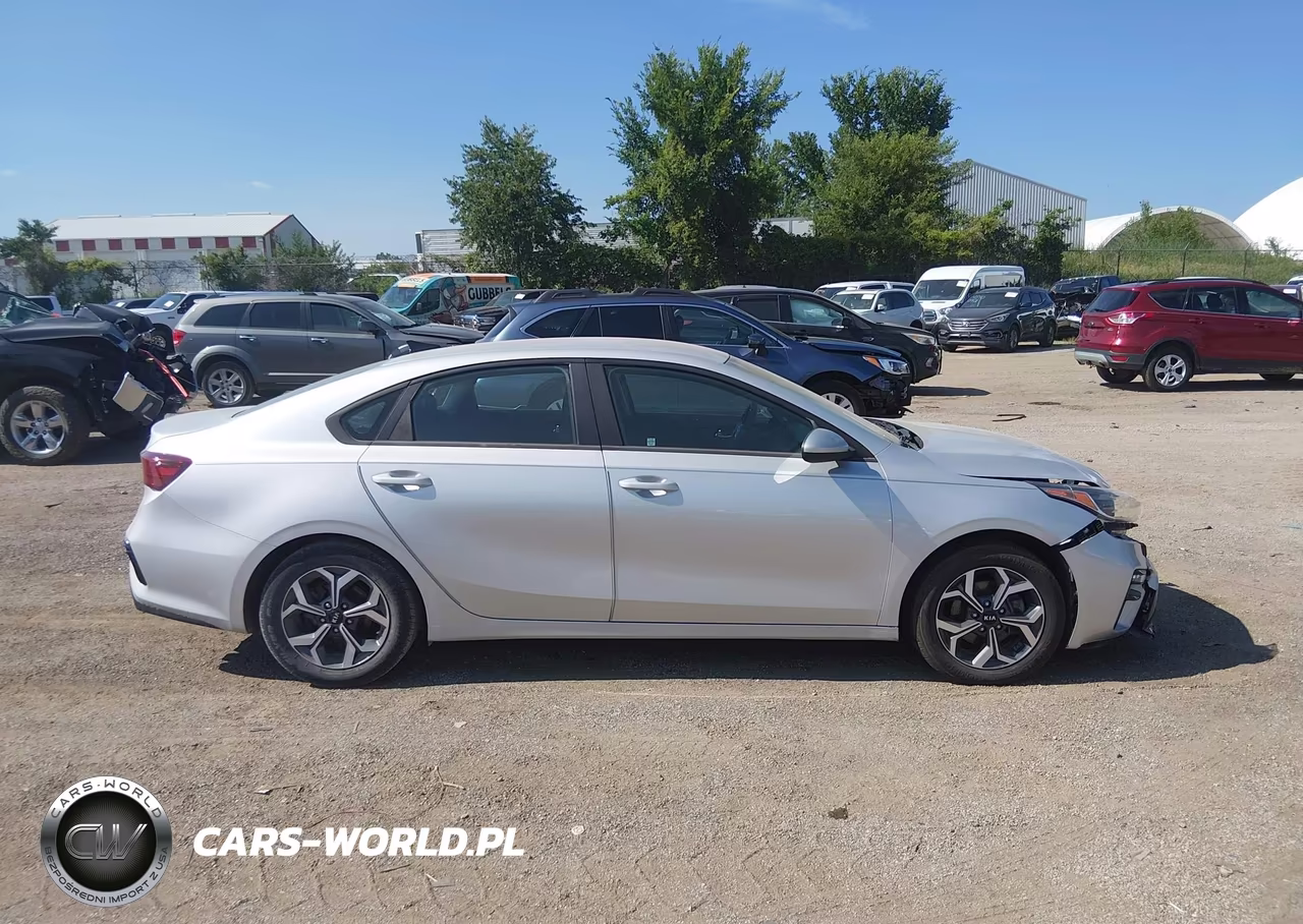2019 Kia Forte Lxs VIN:3KPF24AD4KE137210 - 13