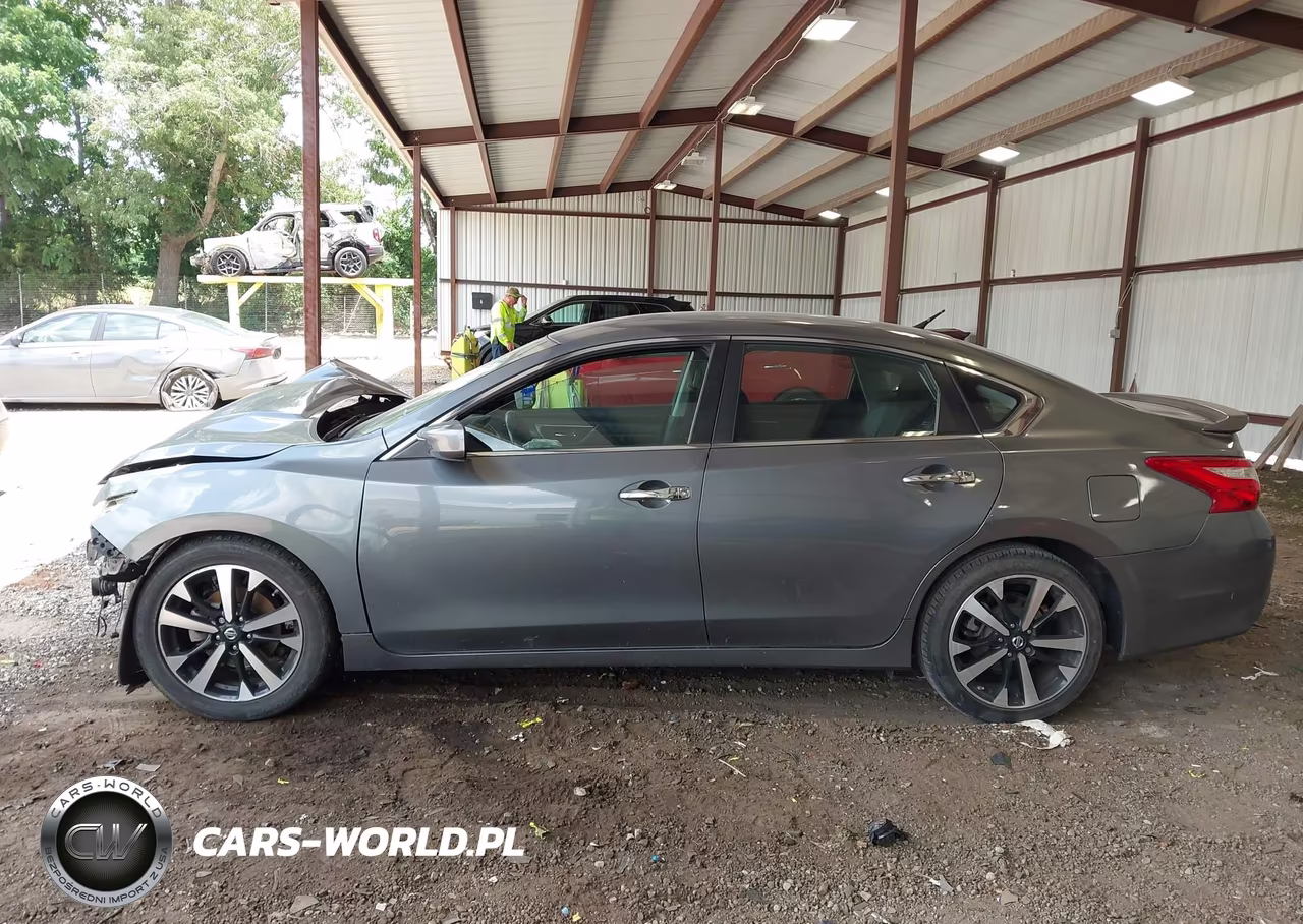 2018 Nissan Altima 2.5 Sr VIN:1N4AL3AP4JC110452 - 14