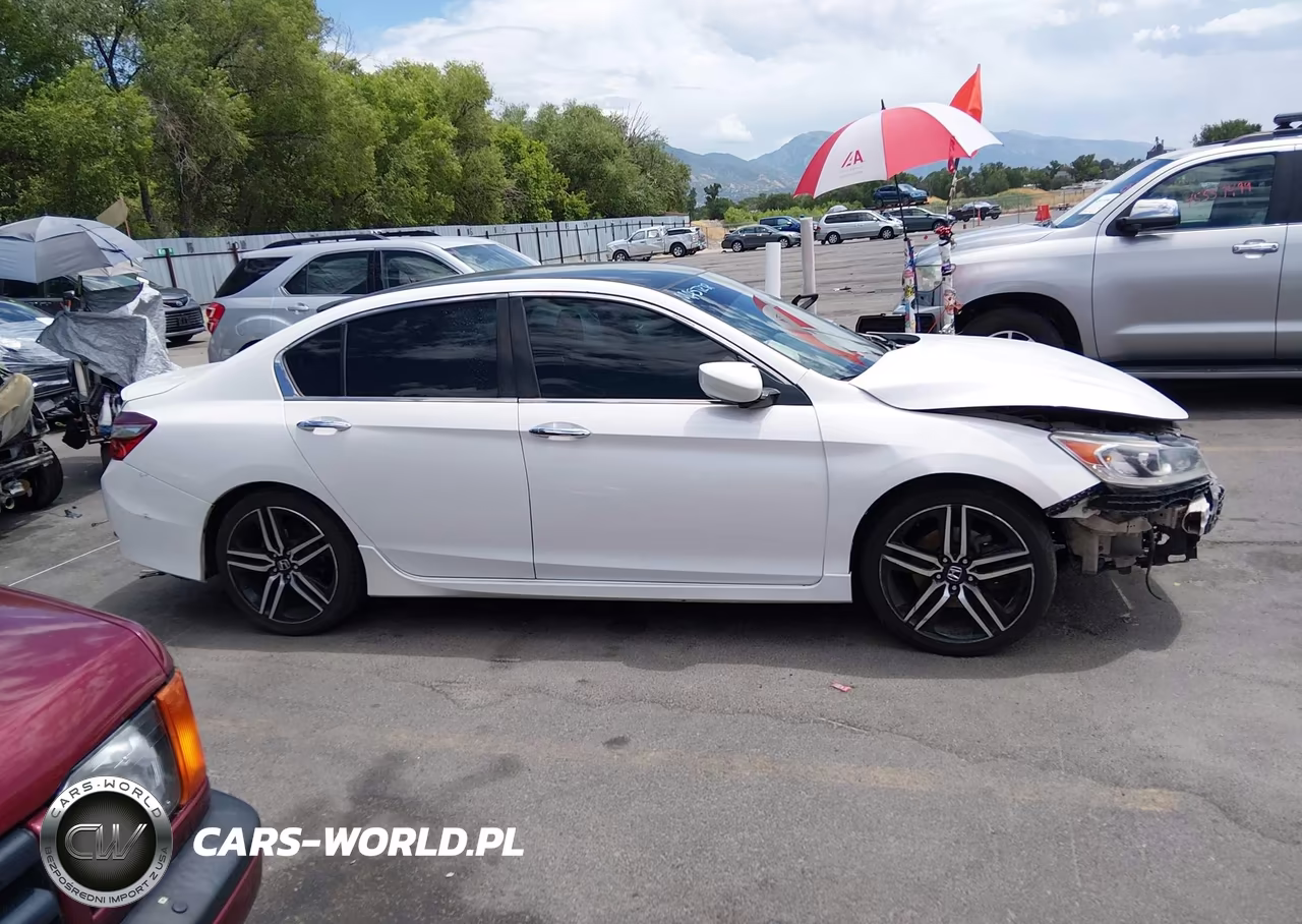 2016 Honda Accord Sport VIN:1HGCR2F5XGA050847 - 14
