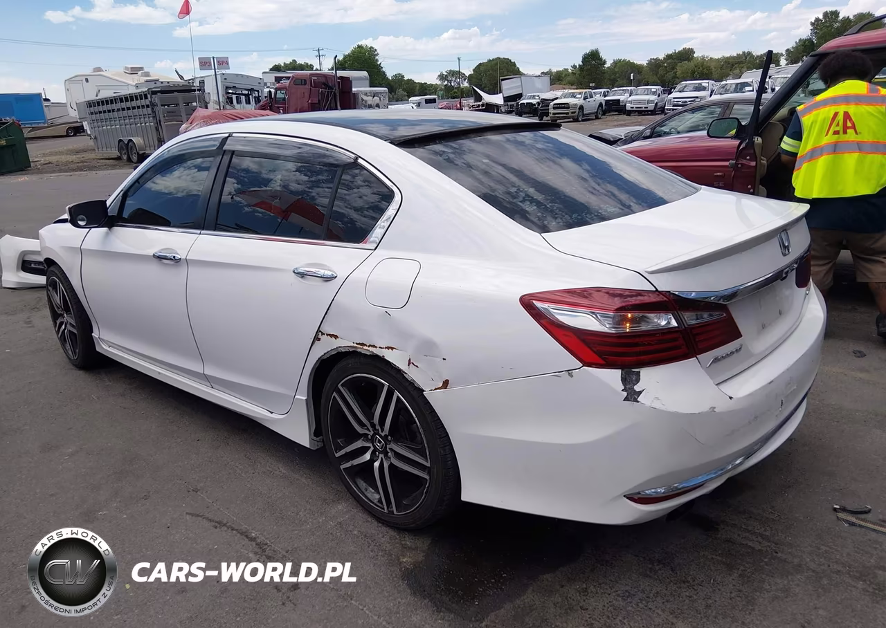 2016 Honda Accord Sport VIN:1HGCR2F5XGA050847 - 3