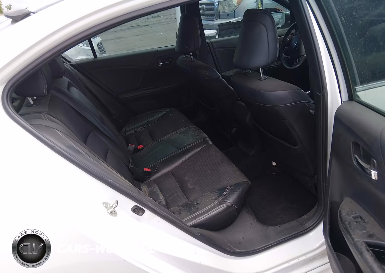 2016 Honda Accord Sport VIN:1HGCR2F5XGA050847 - 8