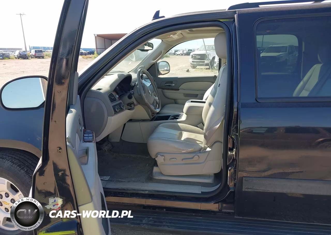 2011 Chevrolet Suburban Lt VIN:1GNSKJE34BR362575 - 5
