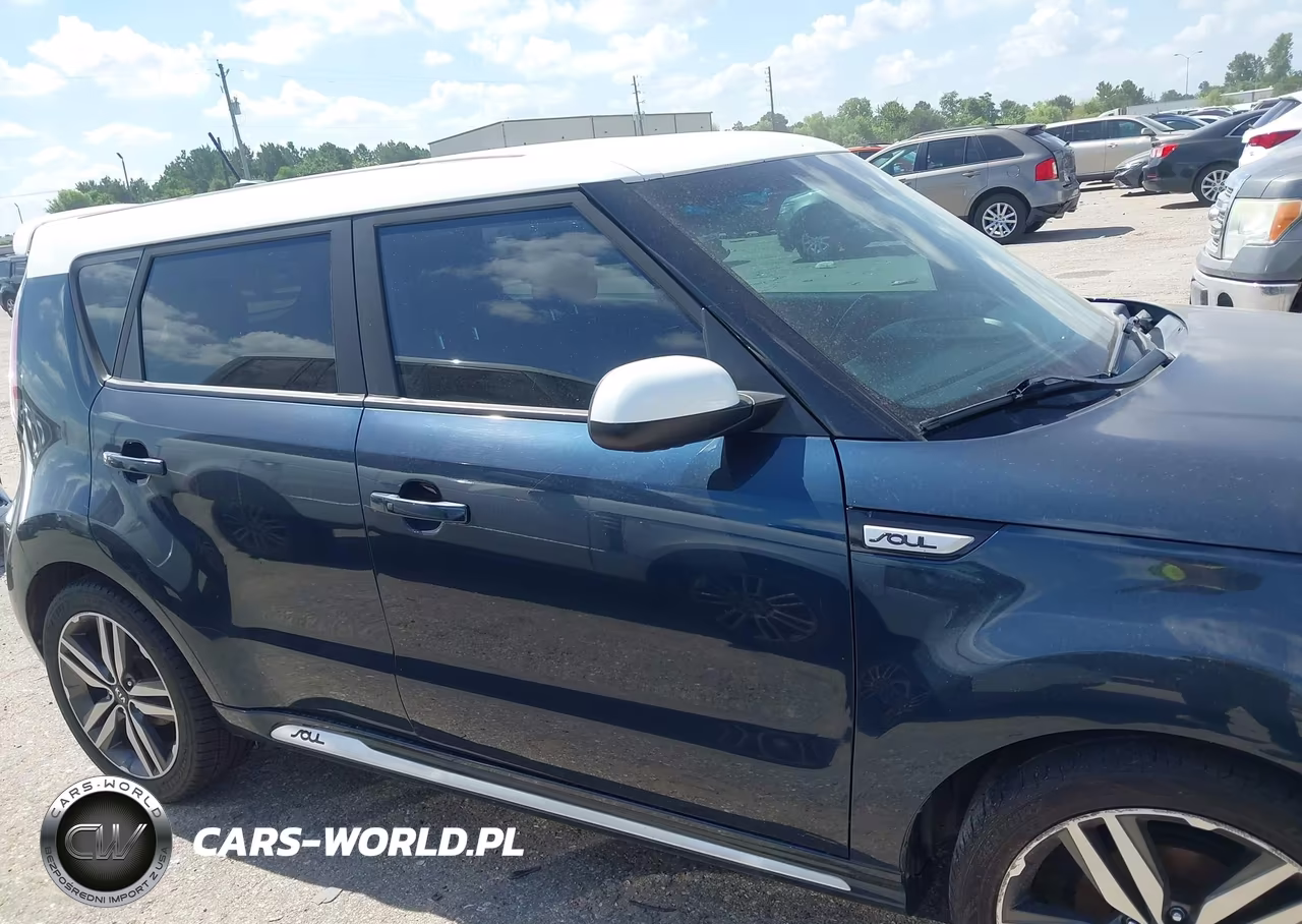 2018 Kia Soul + VIN:KNDJP3A50J7601655 - 13