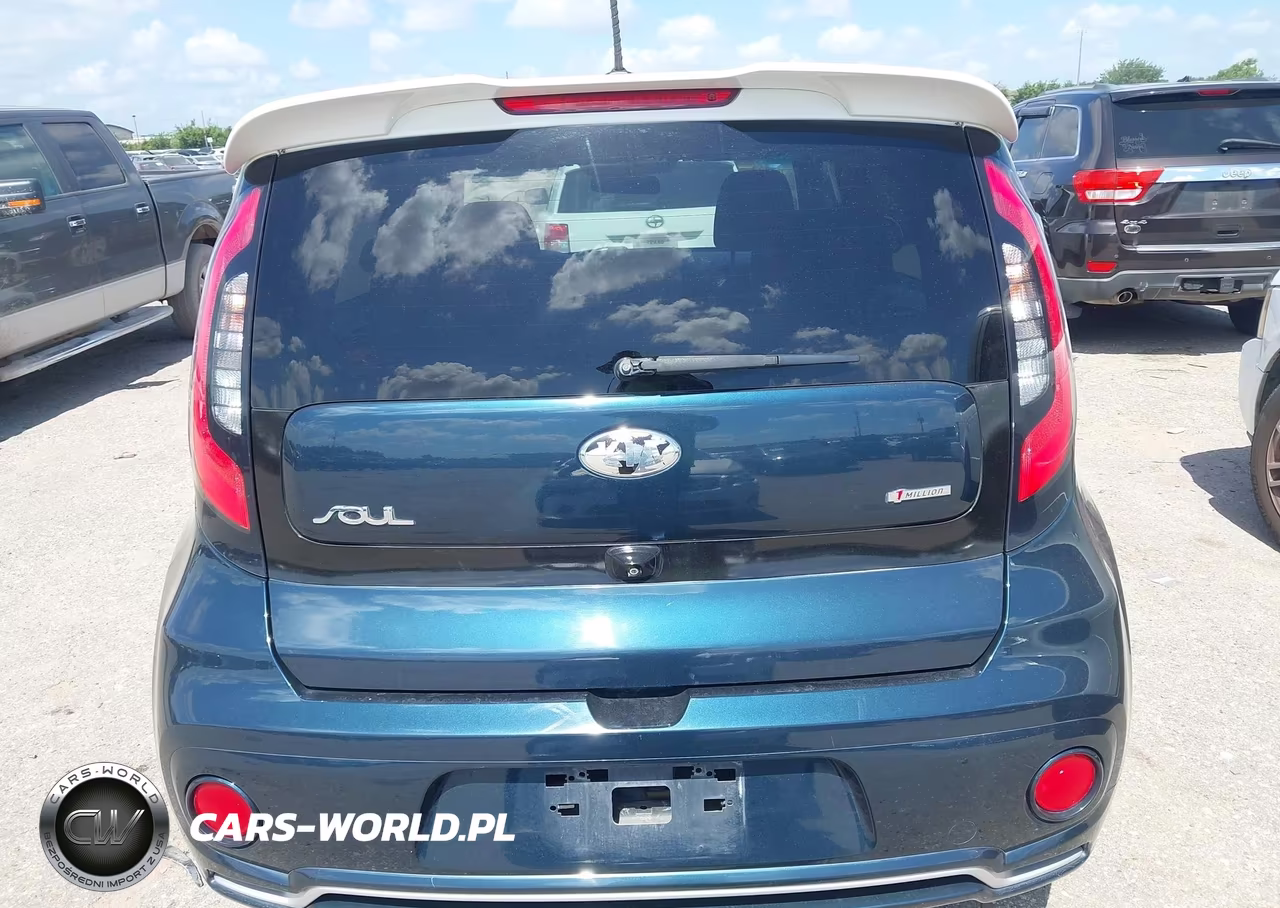 2018 Kia Soul + VIN:KNDJP3A50J7601655 - 16