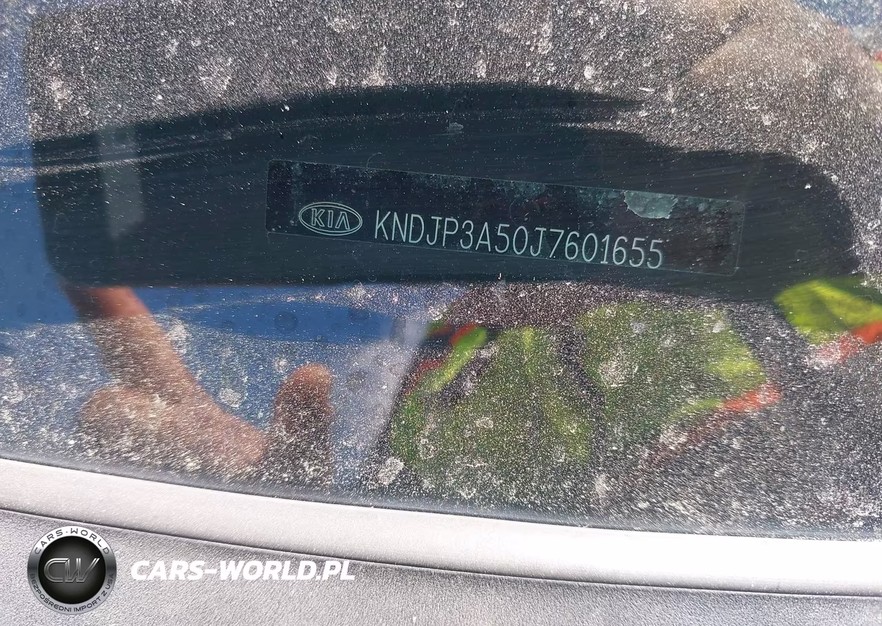 2018 Kia Soul + VIN:KNDJP3A50J7601655 - 9