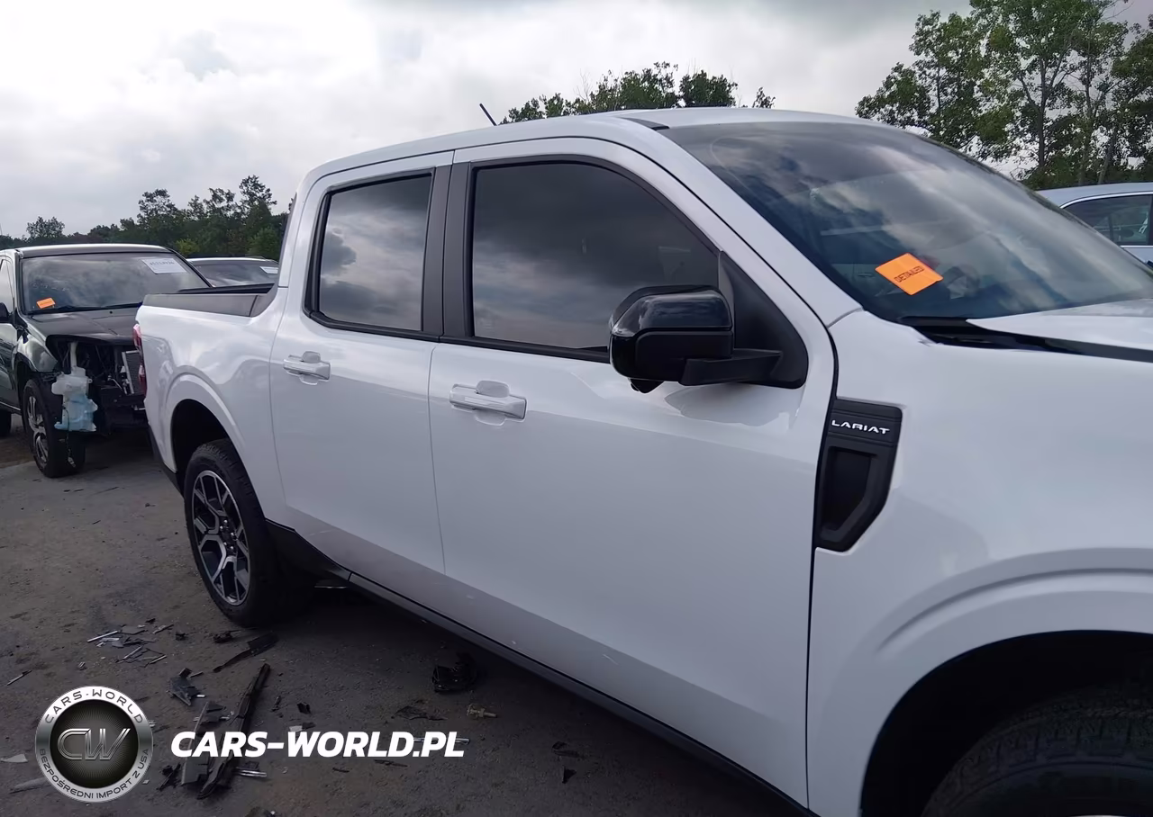 2025 Ford Maverick Lariat VIN:3FTTW8SA9SRA95466 - 13