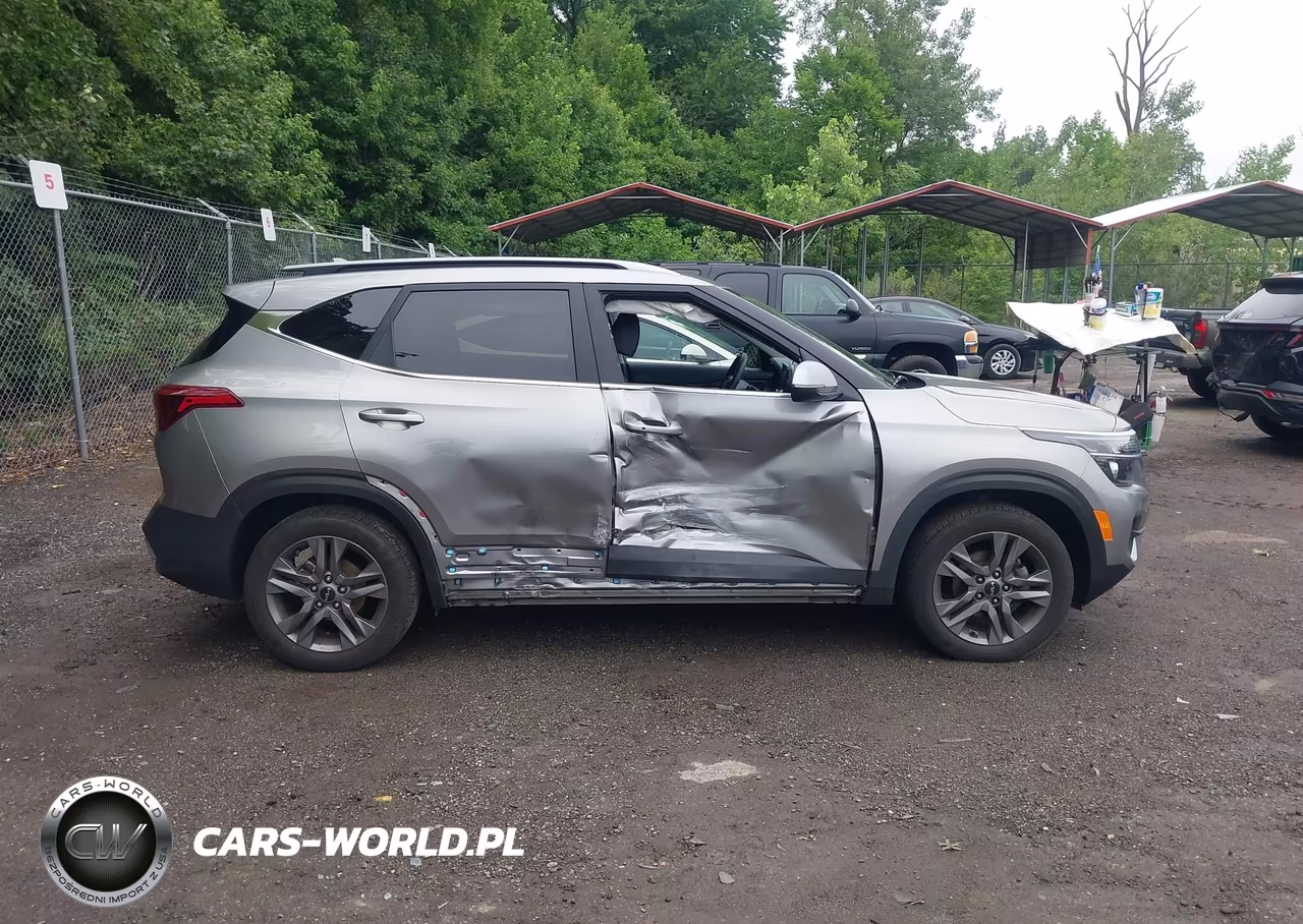 2023 Kia Seltos S VIN:KNDEU2AA7P7395678 - 13