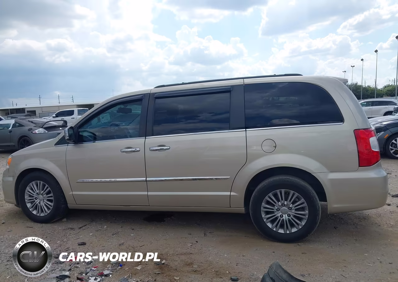 2016 Chrysler Town & Country Touring-L Anniversary Edition VIN:2C4RC1CG9GR253363 - 14