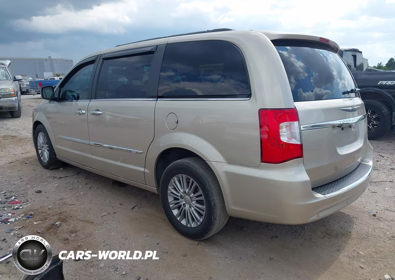 2016 Chrysler Town & Country Touring-L Anniversary Edition VIN:2C4RC1CG9GR253363 - 3