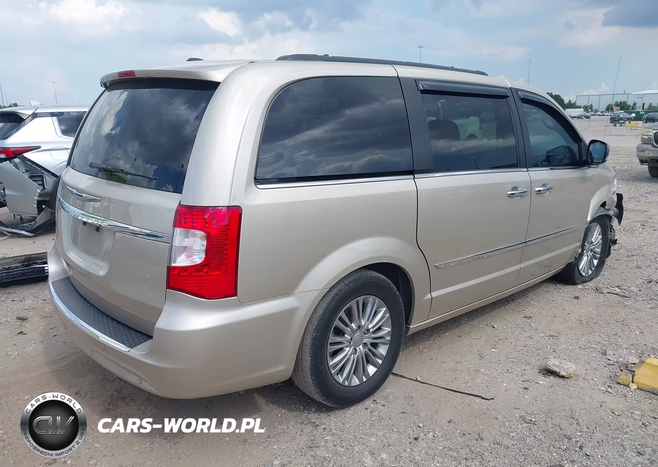 2016 Chrysler Town & Country Touring-L Anniversary Edition VIN:2C4RC1CG9GR253363 - 4