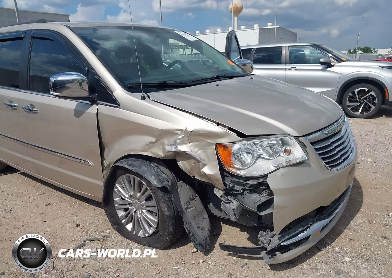 2016 Chrysler Town & Country Touring-L Anniversary Edition VIN:2C4RC1CG9GR253363 - 6
