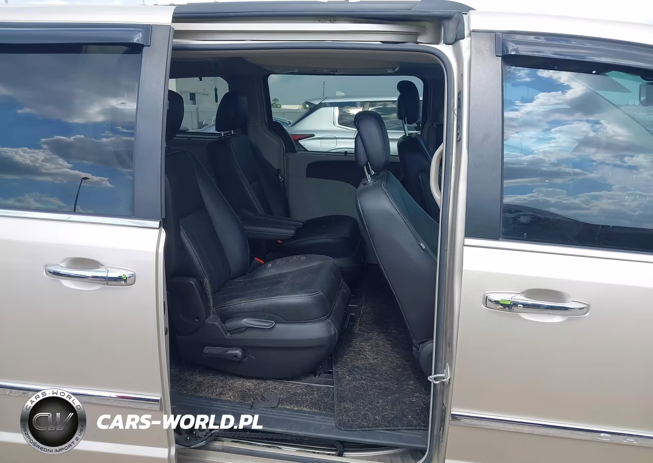 2016 Chrysler Town & Country Touring-L Anniversary Edition VIN:2C4RC1CG9GR253363 - 8