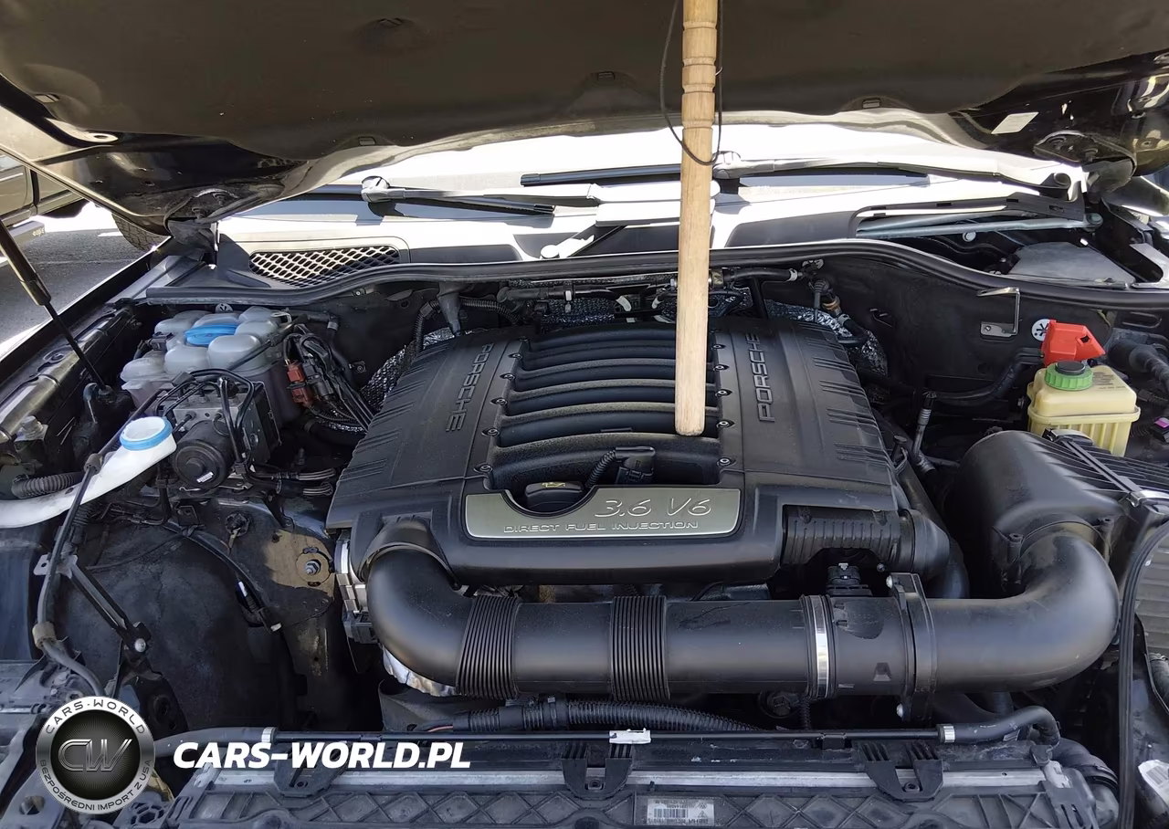 2016 Porsche Cayenne VIN:WP1AA2A21GKA10868 - 10