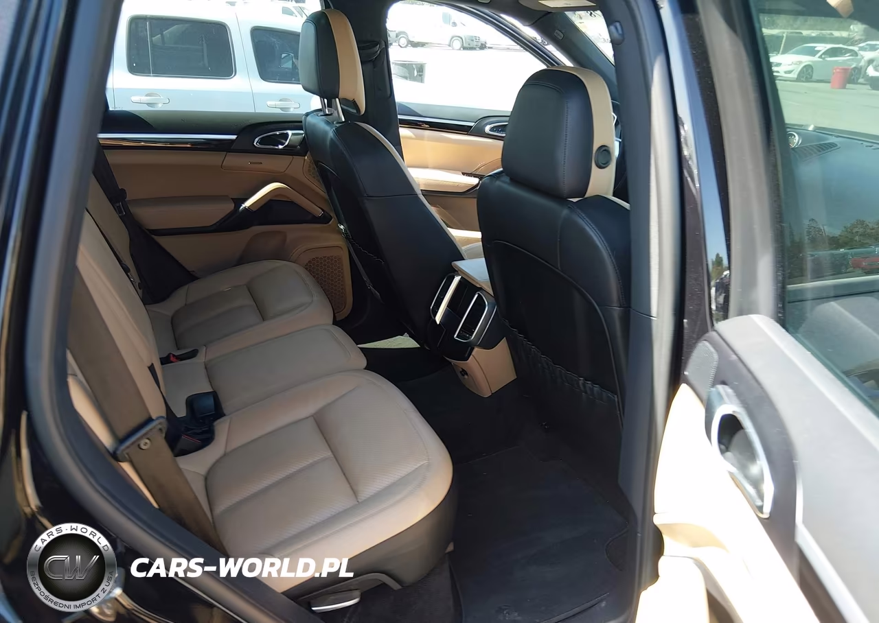 2016 Porsche Cayenne VIN:WP1AA2A21GKA10868 - 8
